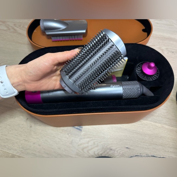 Dyson Air Wrap long barrel - Picture 6 of 11